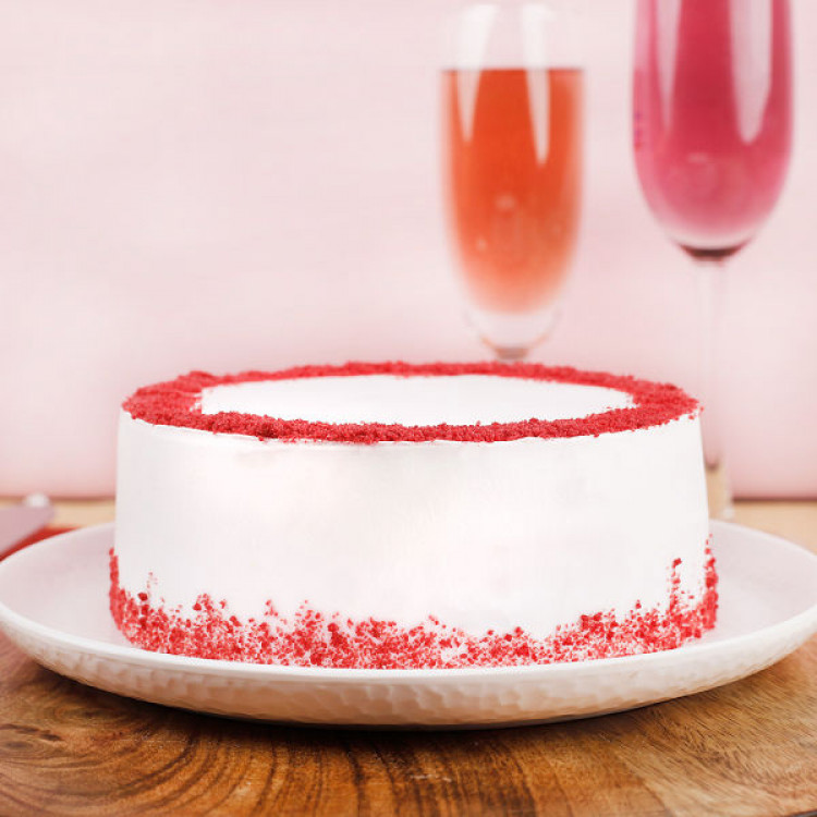 Love Expressing Red Velvet Cake